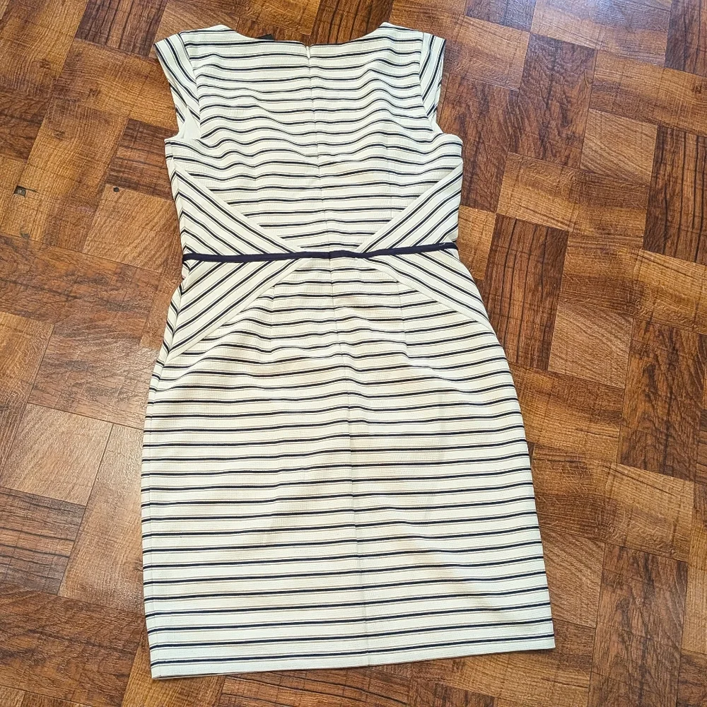 Ann Taylor Size 4P Petite Striped Fitted Cap Sleeve Women's Dress - Picture 6 of 7